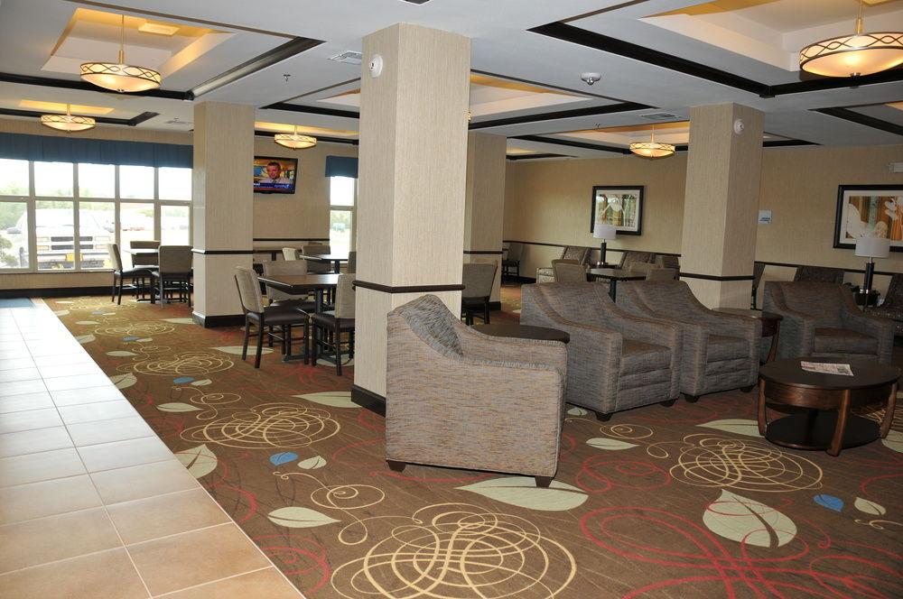 Holiday Inn Express & Suites Clinton By Ihg Extérieur photo