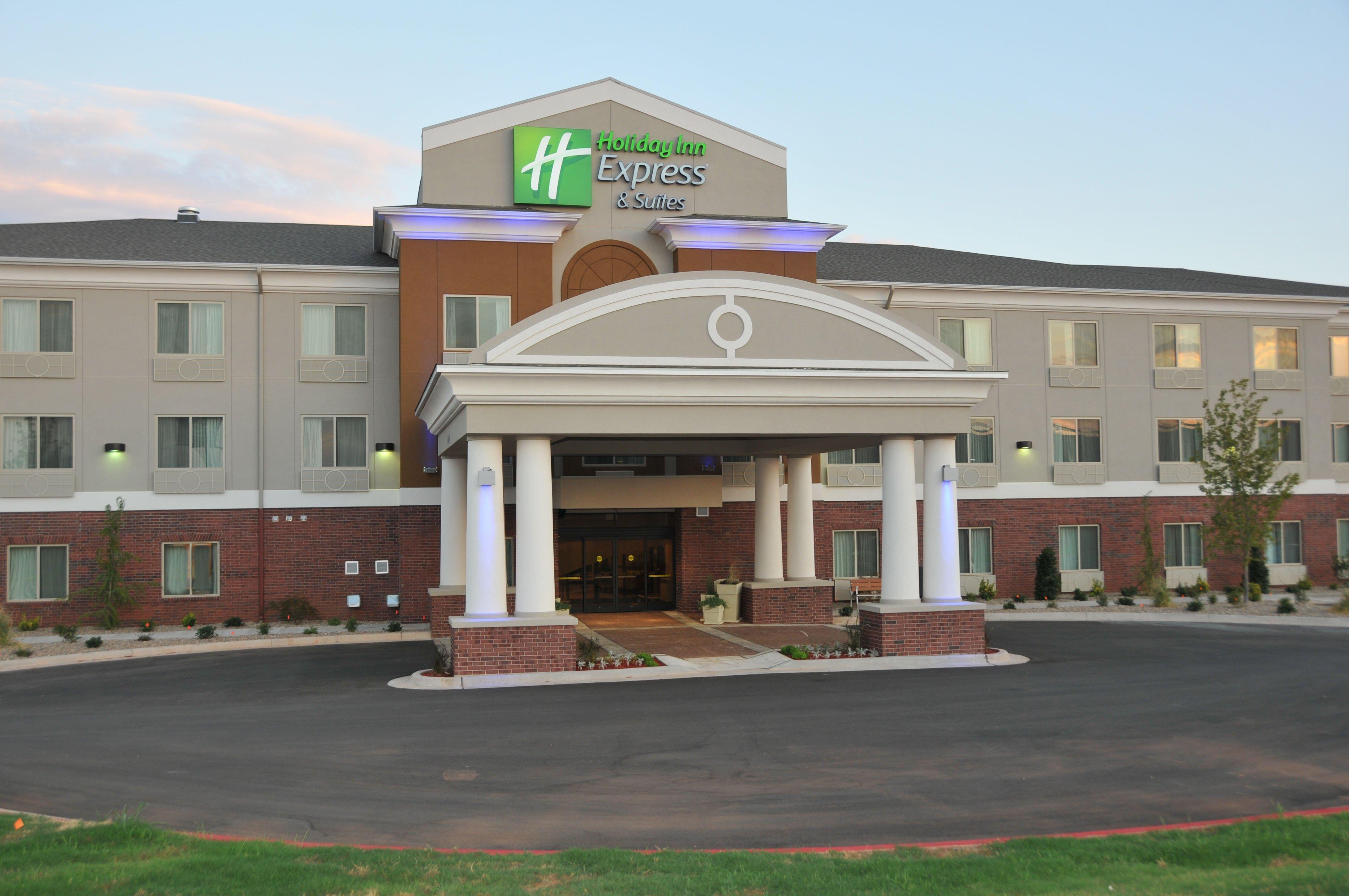 Holiday Inn Express & Suites Clinton By Ihg Extérieur photo