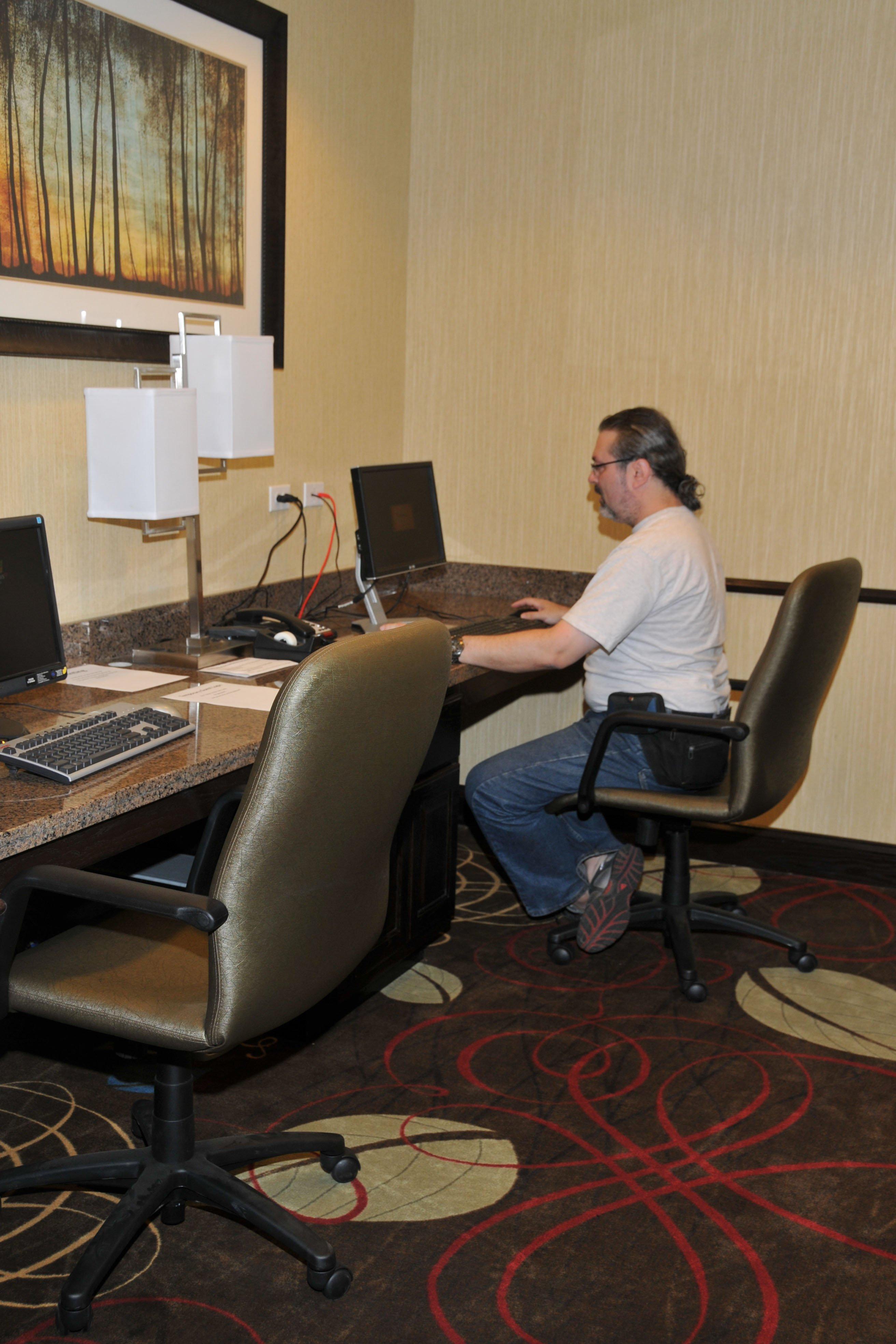 Holiday Inn Express & Suites Clinton By Ihg Commodités photo