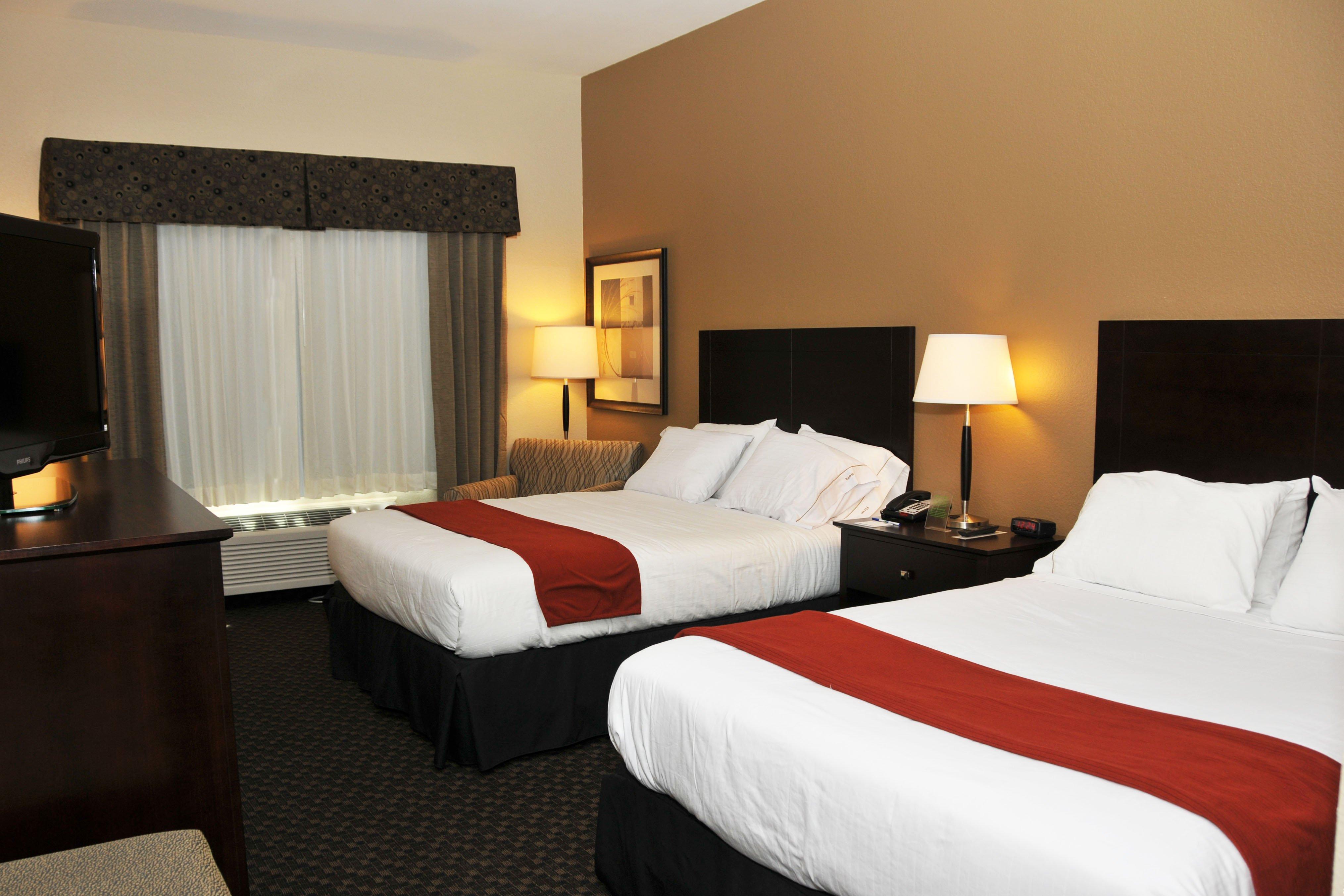 Holiday Inn Express & Suites Clinton By Ihg Extérieur photo