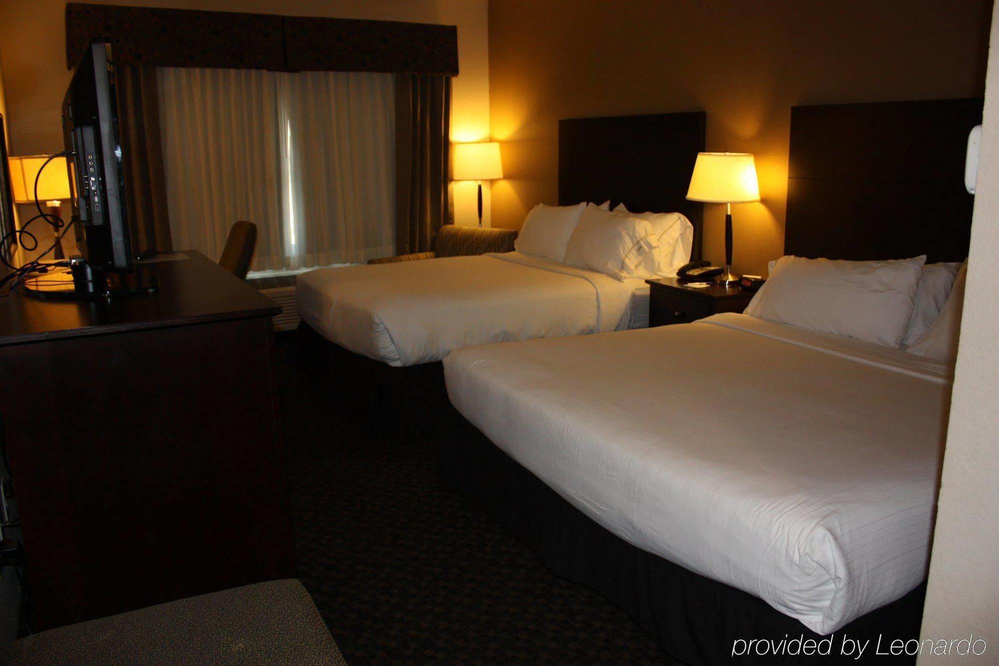 Holiday Inn Express & Suites Clinton By Ihg Extérieur photo