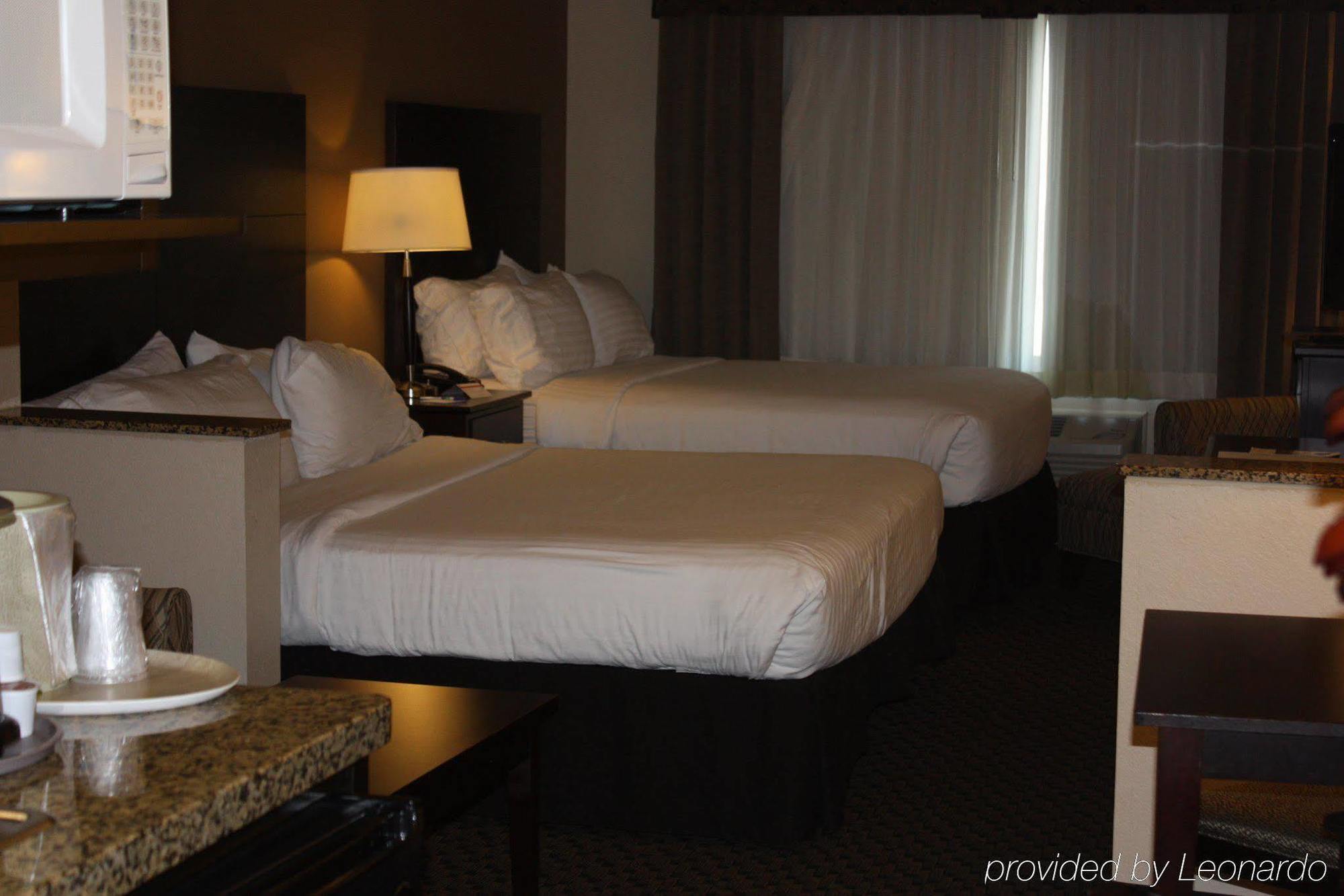 Holiday Inn Express & Suites Clinton By Ihg Extérieur photo
